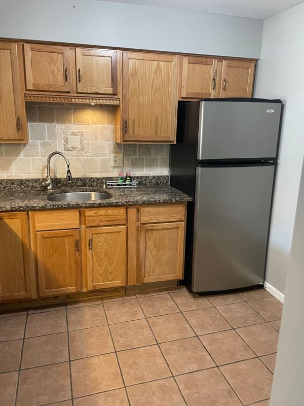 Foto del edificio - 650 Perrie Dr