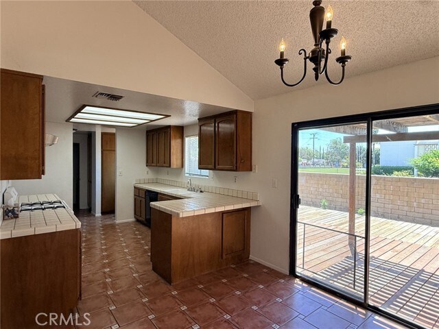 Foto del edificio - 1061 N Glendora Ave