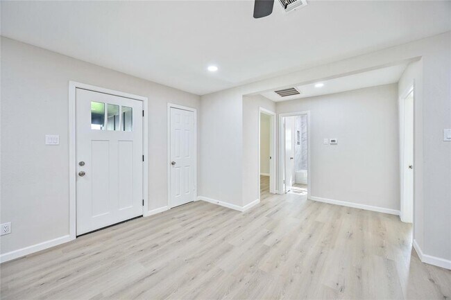 Foto del edificio - 5934 Southwell St