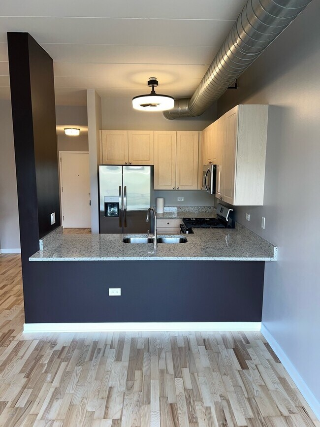 Foto del edificio - 1155 W Madison St