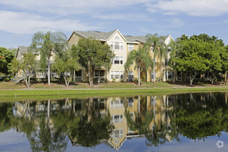 THE RETREAT AT VISTA LAKE Photo