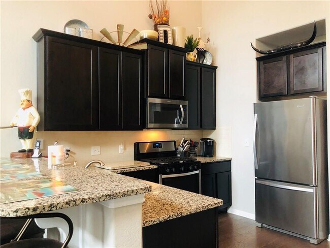 Foto del edificio - 2304 S Lakeline Blvd