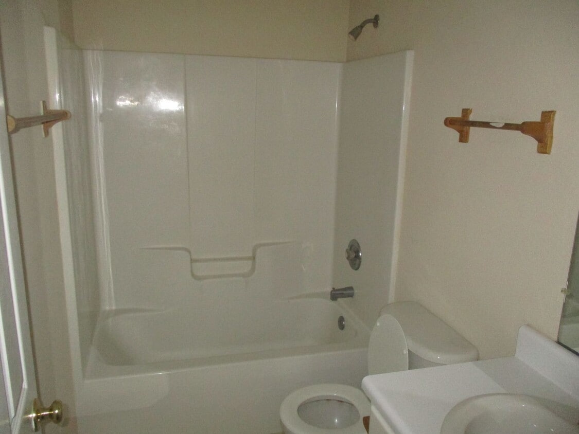 Building Photo - 3716 Countryside Dr