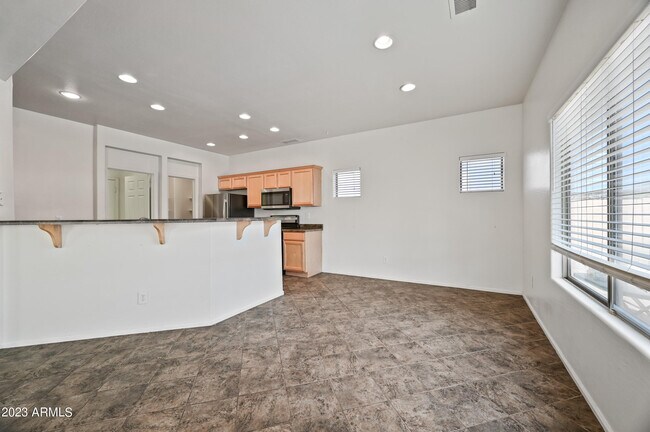 Foto del edificio - 43927 W Cypress Ln