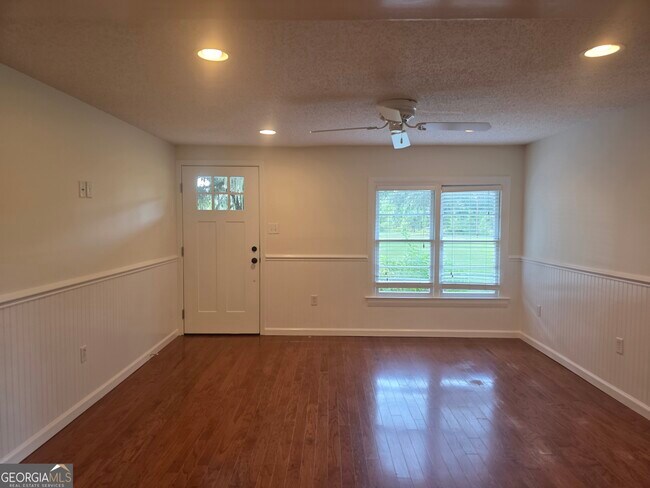 Foto del edificio - 807 Pound Rd