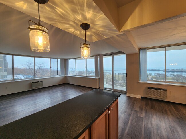 2/2ba Breakfast Nook - Prospect Tower