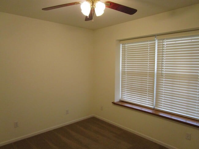 Building Photo - 1619-1621-1621 Juniper Dr