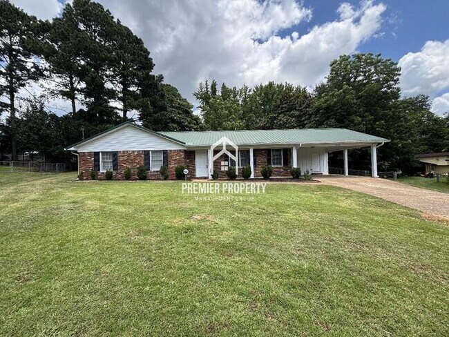 Photo - 3726 Springhill Dr House