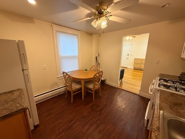 Building Photo - 67 Oak St