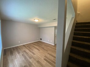 Building Photo - 1601 Pleasant View Dr