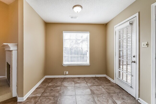 Foto del edificio - 7084 Lindsey Leaf Cove