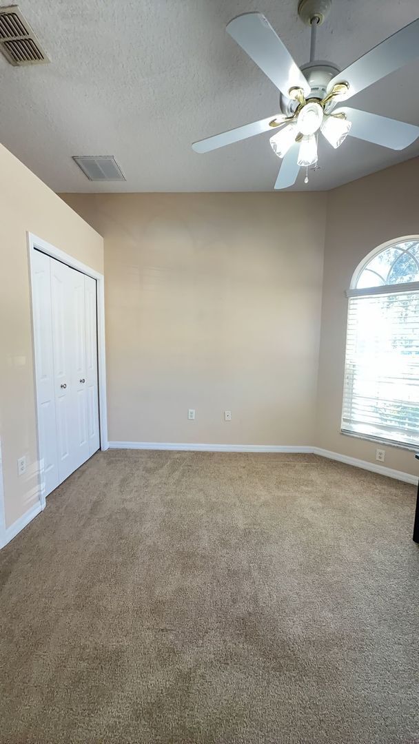 Foto del edificio - $200 Off First Full months Rent-Charming 3-Bedroom, 2-Bathroom Single-Family Pool Home in New Por...