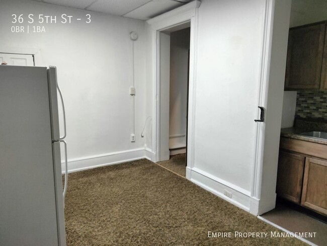 Building Photo - 1st Floor-Studio / 1 Bathroom Apartment in...