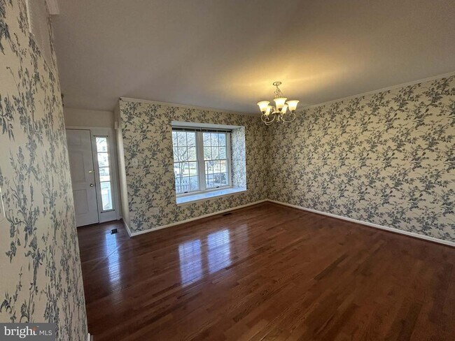 Foto del edificio - 506 Dunbarton Ct