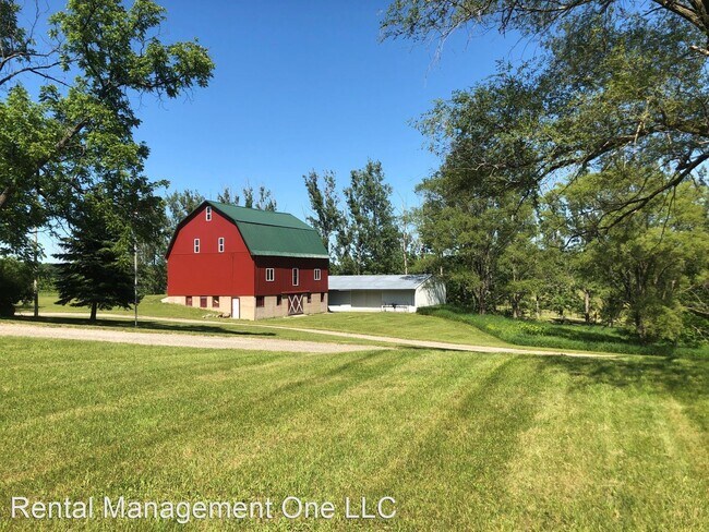 Building Photo - 4 br, 3.5 bath House - 8597 E. Donner Rd