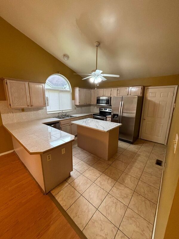 Building Photo - 13018 Mourville Ct