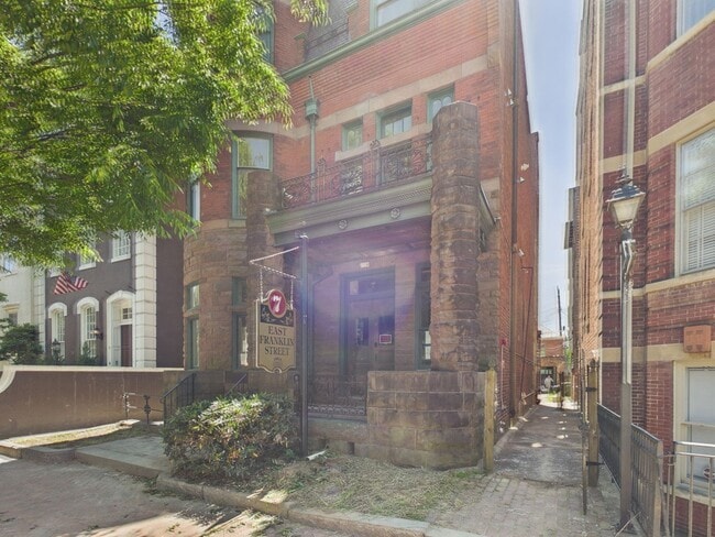 Foto del edificio - 7 E Franklin St