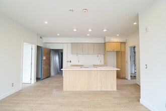 Building Photo - 174 Ethel St