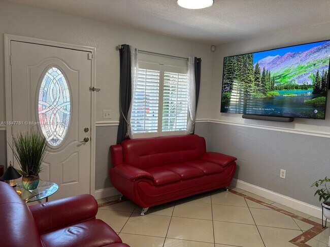 Foto del edificio - 2860 W 80th St