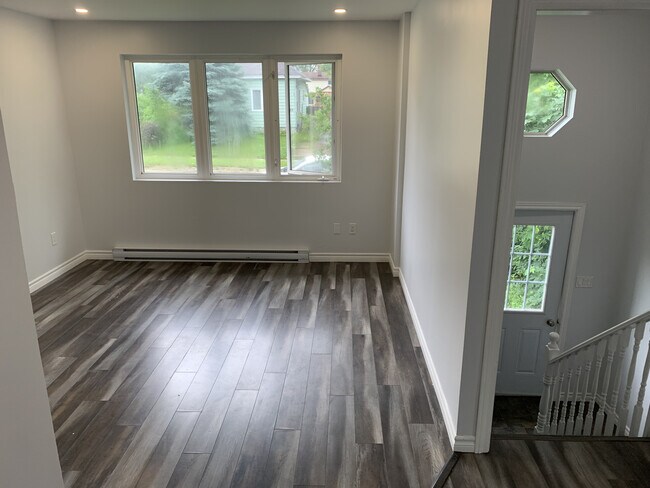 Photo du bâtiment - 48 Seventh St
