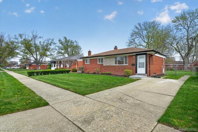 Building Photo - 30428 Iroquois Dr