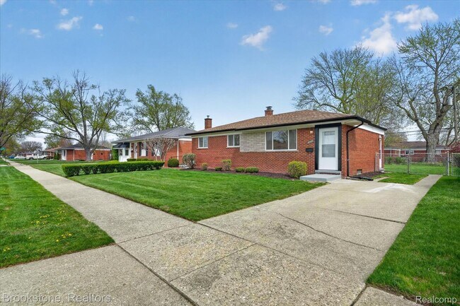 Foto del edificio - 30428 Iroquois Dr