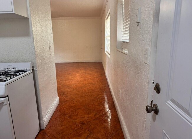 Foto del edificio - 1230 W 54th St