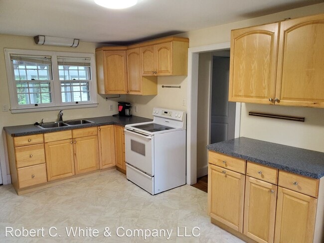 Building Photo - 4 br, 2 bath House - 676 Palisado Ave