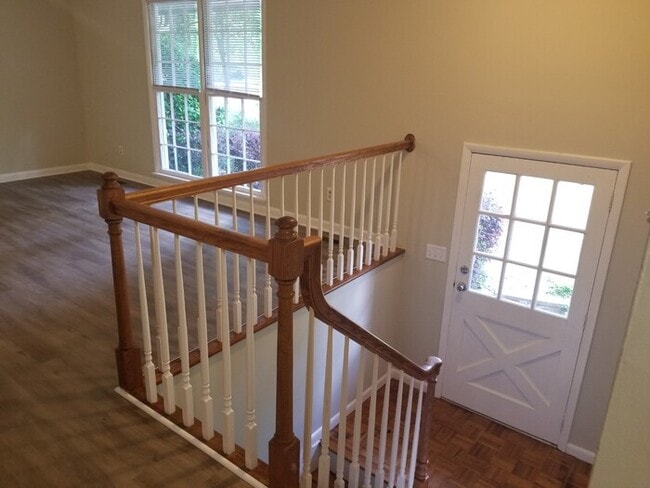 Building Photo - 1151 Bouldercrest Cir