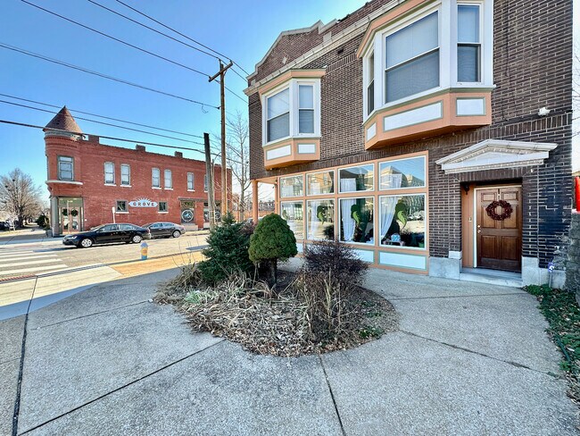 Building Photo - 1009 S Taylor Ave