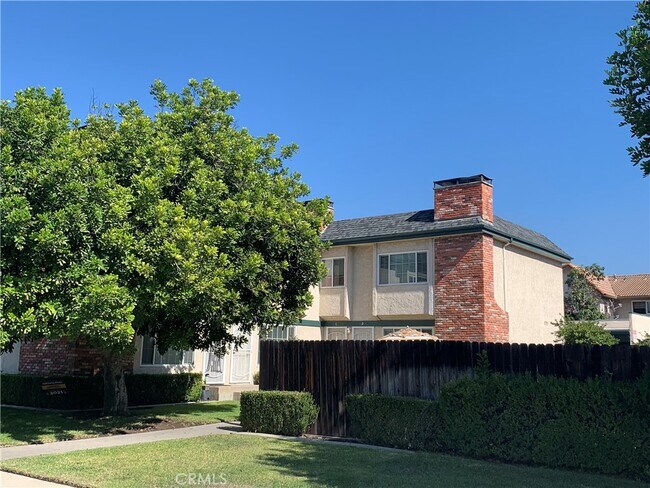 Foto del edificio - 656 Lemar Park Dr