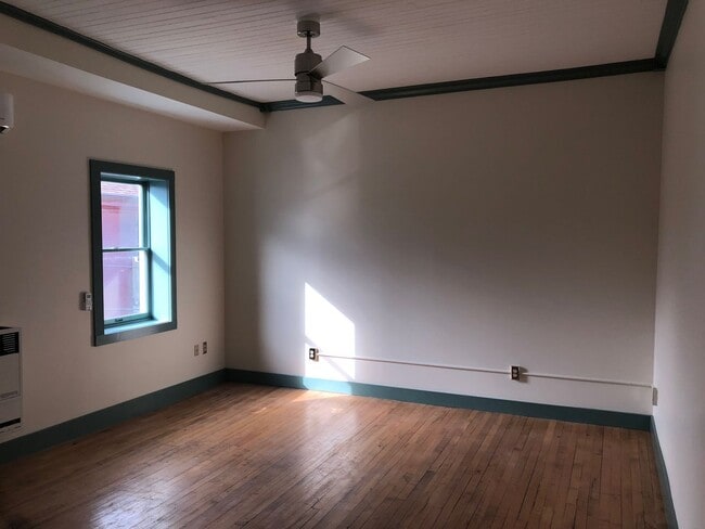 Building Photo - White Sulphur, LLC 171