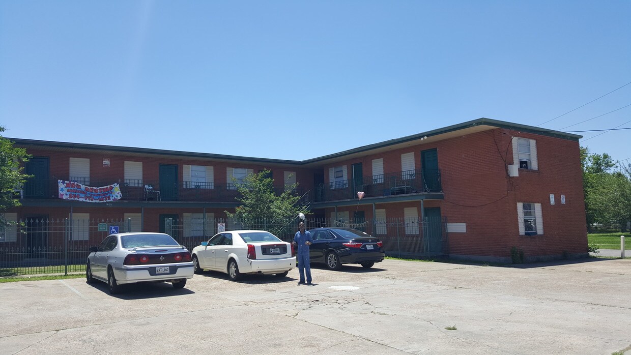 Street view - 1400 Virgil St