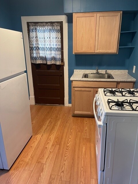 Foto del edificio - 335 Larimer Ave