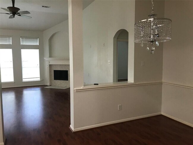 Building Photo - 4715 Schiller Park Ln
