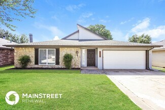 Building Photo - 8829 Parkridge Dr