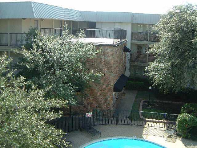 Foto del edificio - 910 Duncan Ln