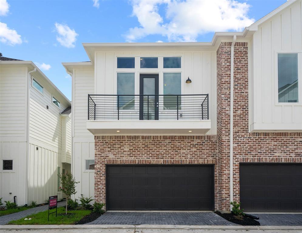 712 Stacy Brook Ln, Houston, TX 77008 Condo for Rent in Houston, TX