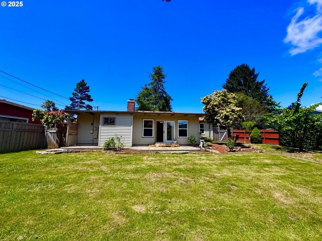 Foto del edificio - 337 Spruce Dr