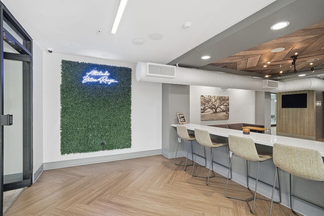 25_3135_Highland_Rd_Baton_Rouge_LA_70802-Kitchen-A7304413 - Altitude Baton Rouge