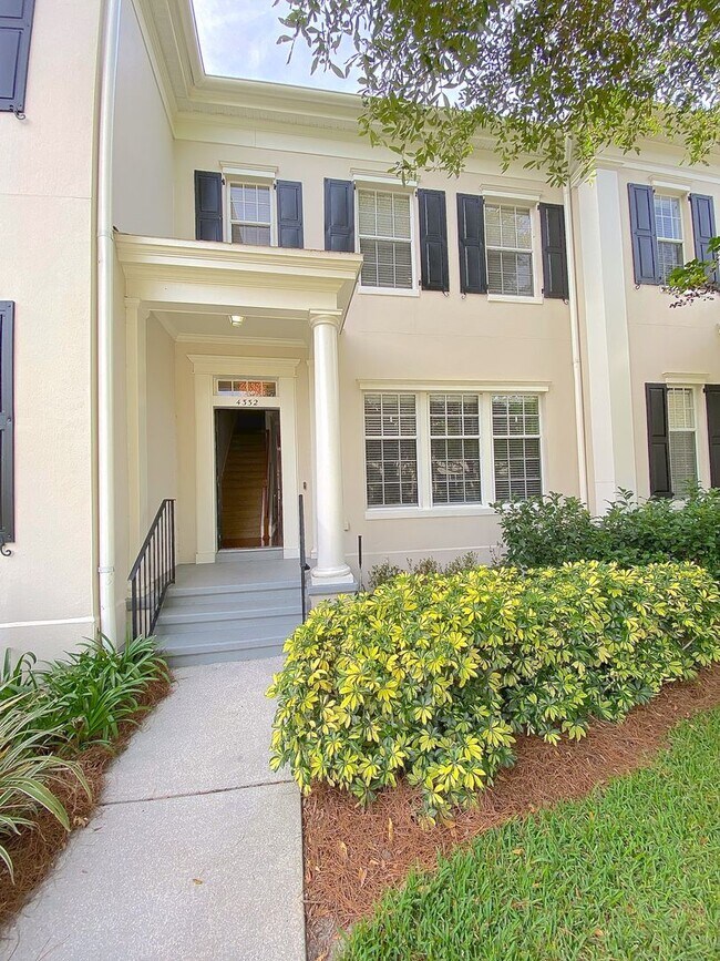 Foto del edificio - Fantastic Baldwin Park Townhome for Rent!