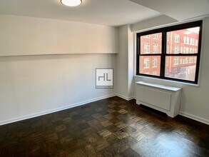 Building Photo - E 16 ST