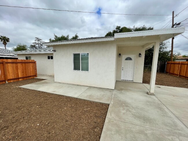 Building Photo - 527 S Orange Ave