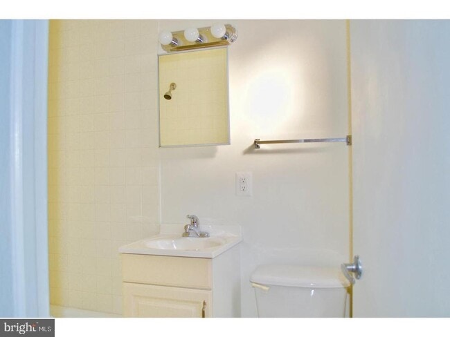 Foto del edificio - 332 S 17th St