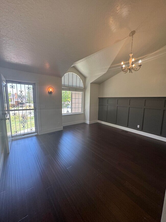 Foto del edificio - Beautiful 6 bed home!