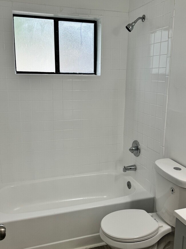 Building Photo - 5243 Westchase Ct