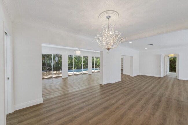 Building Photo - 2342 E Silver Palm Rd
