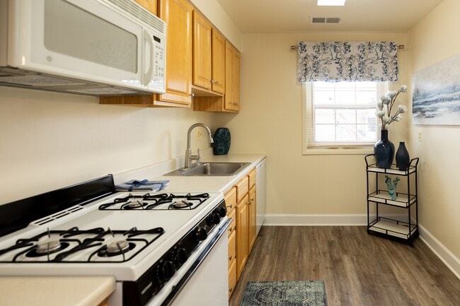 Foto del edificio - Rockdale Gardens Apartments & Townhomes*