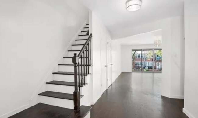 Building Photo - 1821 E 14th St