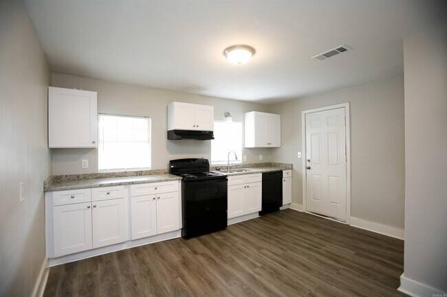 Building Photo - 514 Pollock St